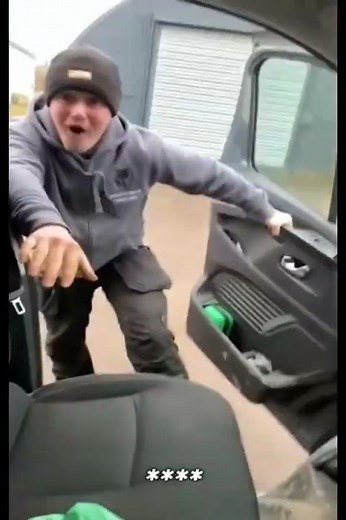Bitte nicht lachen - Lustige Unfälle (Vol.1) / Funny Fails (2025).