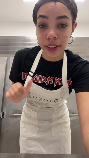 Work Hairstyles with Hair Net: How to Style Clean Bun