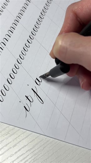 practising copperplate foundational strokes and minuscules ✨ at 1.5x speed #calligraphy #copperplate #lettering #calligrapher