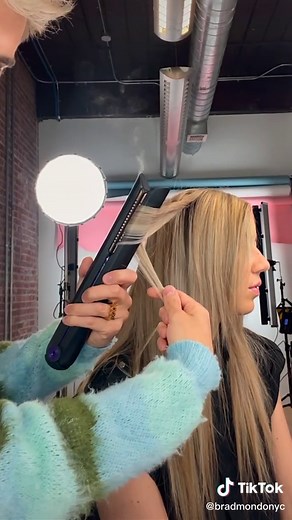 You'll be blown away by how easy flat iron curls are #hairtok #hairhacks #flatironcurls