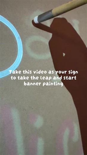 Been thinking about starting a banner painting hustle? Stop overthinking it, make the jump! It is one of the lowest startup cost businesses out there. You can literally start with as low as $30! Have questions on how to do it? Need help with mockups? You’re in the right place! I have a ton of free Canva templates coming for you guys. Make sure you keep an eye out for them 🤍 . . . . #smallbusiness #handpainted #paintwithmw #canva #fyp