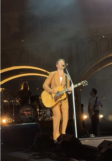 Kevin Jonas Sings Live - A Night to Remember