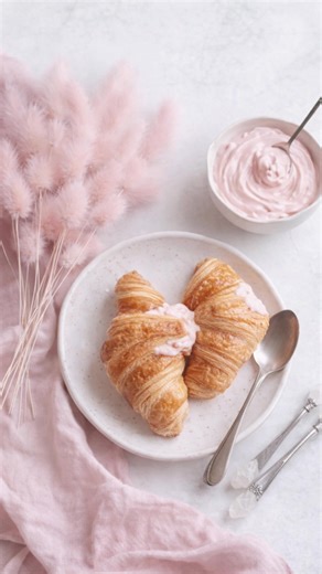 A Parisian apartment, entirely created with AI — before it even exists. Every corner, every texture, every detail you see here was designed digitally first. From the soft pink palette to the light-filled rooms, this space was imagined, styled, and brought to life with AI ✨ And the best part? Every decor item is real and shoppable on Amazon. What starts as an AI vision can instantly become a real home. This is what I love most about working with AI: you can design an entire house, test atmosphere