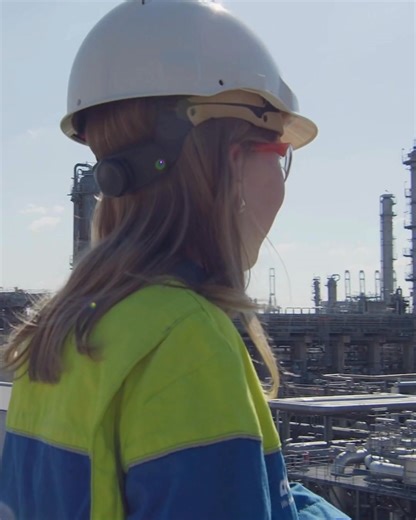 The Quarterly Statement Q3 2025 of BASF group has been published: In a demanding environment, BASF achieves earnings slightly above market expectations and only slightly below Q3 2024. Positive volume development was outweighed by negative currency effects and lower prices, resulting in sales declining 3% compared with the prior-year quarter. At €1.5 billion, BASF Group’s EBITDA before special items, including the discontinued coatings business, was down slightly by €78 million compared with the