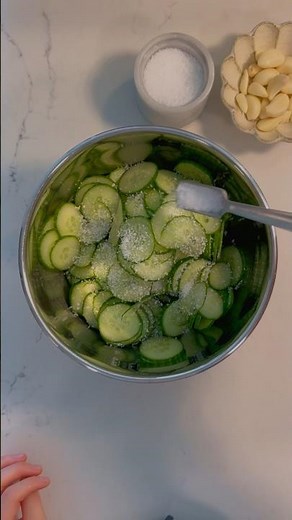 easy cucumber banchan (recipe below!) #vegetarian #koreanfood #easyrecipe #cookwithme #homemade
