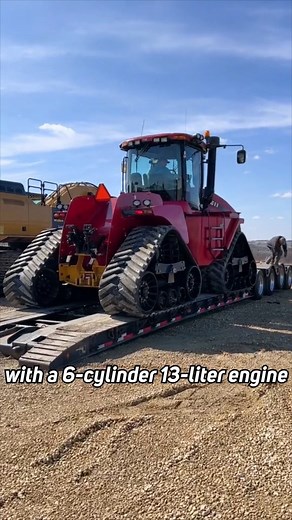 🚜 The World's Most Powerful Tractor: Case Steiger 620! 🚜 Hello agriculture enthusiasts! Today we introduce you to an impressive agricultural giant: Case Steiger 620! With 682 horsepower, this tractor easily takes on even the toughest jobs thanks to its 4 triangular tracks. 🔥 With its 6-cylinder 13-liter engine, this massive tractor is 7.6 meters long, 4 meters high and 3 meters wide. It is truly one of the giants of agriculture! 💨 Despite weighing 32 tons, you will be amazed that it can reac