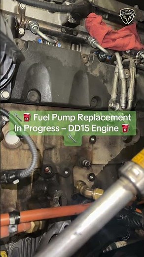 🔧⛽ Fuel Pump Replacement In Progress – DD15 Engine ⛽🔧