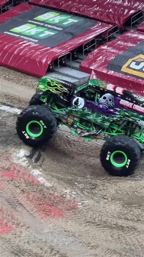 Amazing Monster Truck Tricks You Need to See