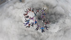 26K views · 248 reactions | This all-female group of Queensland skydivers broke the Australian record over Toogoolawah, north-west of Brisbane, with a "two-point 24-way total break sequential". Whatever it is, it's a pretty impressive feat! https://bit.ly/3UA1JNI | Courier Mail | Facebook