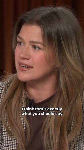 369K views · 7.5K reactions | THROWBACK! #ThePaper star Alex Edelman and Kelly react to their World Series run-in | The Kelly Clarkson Show | Facebook