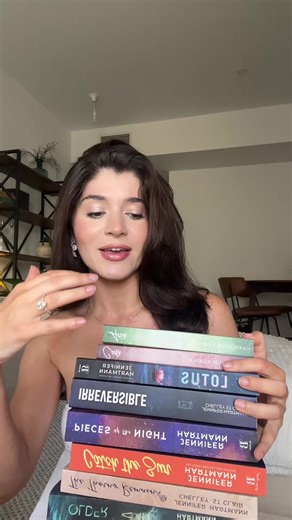 Replying to @Olivia Rose My Jennifer Hartmann guide and ranking 💙 Jennifer is one of my absolute FAVORITES authors and I truly believe that if you are a romance reader you will find something you love in her books ! 📚 #jenniferhartmannbooks #mustreadbooks #bestromancebooks #romancebookrecs