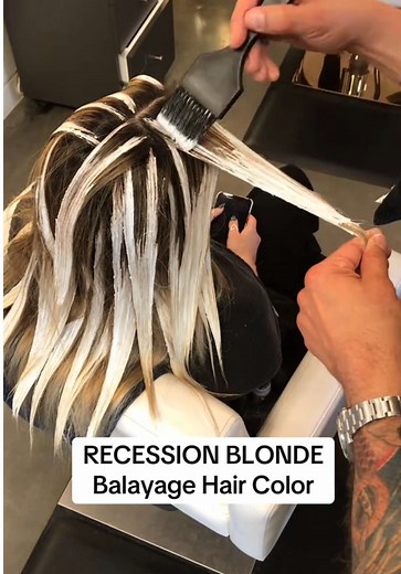 A natural open air balayage can be great for clients looking for an easier grow out and less time in the salon ✨ #balayage #blondehair #hairtok #sunkissedhair #hairtutorial
