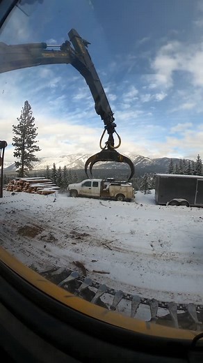 3.8K views · 5.9K reactions | Loading white fir sawlogs this time of year can be a little tricky due to them being like icicles. Very frozen and slippery, but they r also very heavy. . . . #PonsseElephantKing #KenworthT800 #SawLogs #WhiteFir #TimberManagement #JSharTimberHarvesting #Montana | Matthew Fitchett | Facebook