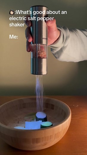 Happy wife, happy life🤩 . . . #kitchengadget #coolgadgets #kitchenhacks #electricsaltandpeppergrinder #dinnerideas #kitchenware #kitchen #homeappliances #lifehacks #saltandpeppergrinder #asmr #oddlysatisfying #kitchenasmr #homecooking #cookingtiktok