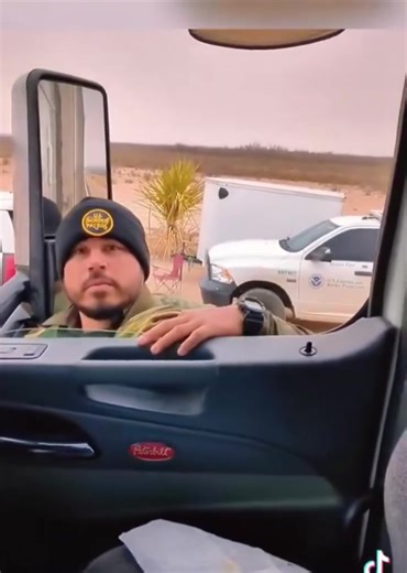 🚨BREAKING: Citizen verification checkpoints are now being set up across Texas by Border Patrol! Americans are loving this and are already calling for similar checkpoints to be established in Democrat-run cities immediately. “U.S. citizen?” “Texan citizen.” “Thank you, have a good day.” | What’s Right