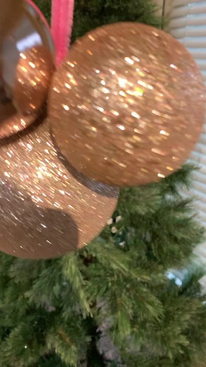 34K views · 681 reactions | Rose Gold Christmas Tree #christmastime #rosegold #christmas2022 #decorinspo #tistheseason #decor #fyp #themostwonderfultimeoftheyear #creator #beautiful #merrychristmas | Cedteria’s Door Decor | Facebook
