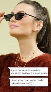 "Peguei um bronze" ou "bochechas coradinhas"? Calma, que a gente te ajuda a acertar na make sem exagerar no blush! Com o Blush em Pó True Color, você cria diferentes efeitos mudando apenas a cor e aplicação. Exagera no play aqui do vídeo completo: https://bit.ly/2NMTsTp Aqui usamos a combinação do Blush Bronze e Blush Pêssego. Garanta o seu com sua revendedora Avon a número *1 em maquiagem no Brasil * share valor e volume - Nielsen 2016 | Avon
