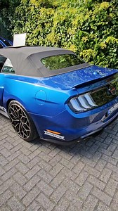 Heute @conversmod & @powermod.de meinem Pony spendiert. Motor Upgrade #morepower Getriebe Upgrade. Das Getriebe schaltet viel weicher und im Sport Modus geht's richtig zur Sache. Einfach nur perfekt. Der Tacho geht nun bis 300 km/h, sollte aber nicht reichen, aber schon besser als vorher. Android aufgespielt. Mein Pony ist nun im Display 🤪 Kurvenlicht programmiert. Und noch viele kleine Upgrades dazu. Echt mega cool geworden. Falk ist übrigens bei mir am Stand auf der @essenmotorshow und steht 