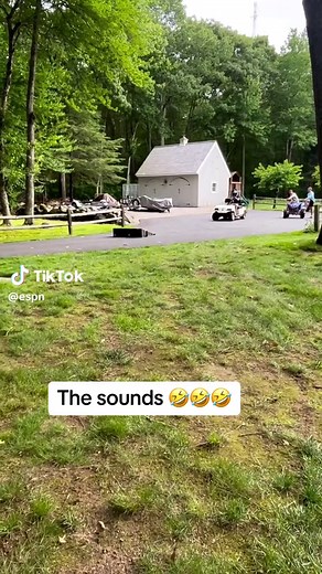 Straight out of a cartoon 😭 (via justin.r509/IG) #golfcart #fail #funny