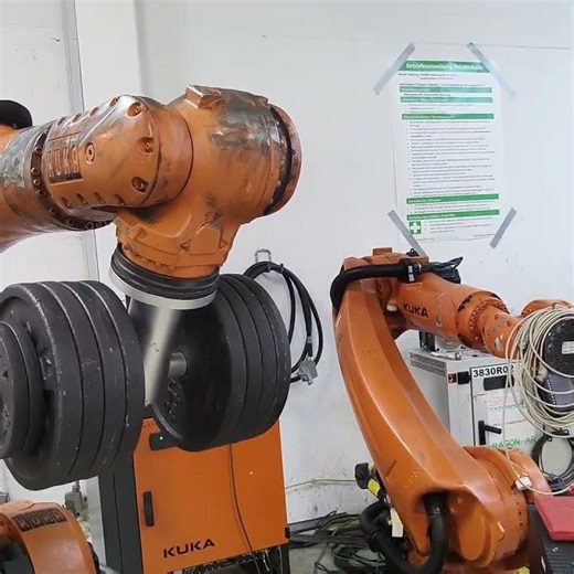 KUKA hollow wrist KR240 axis 5 test by #aragonrobotics