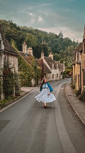 Country living 🌳🐦‍⬛🪺 There’s far too much beauty and wonder to ever get bored 🙊! A few days ago we had a huge rain storm, so naturally I took Tabitha for a walk where we saw hundreds of baby frogs hopping all over the path! It was amazing and we picked them up carefully and put them into the hedge they were hopping across too and it was so magical 🌙🌧️🐸 Afterwards, with wellies full of water and rumbling tummies, went went to a little cafe for chai latte and cake together 🙊🧁☕️ to warm up