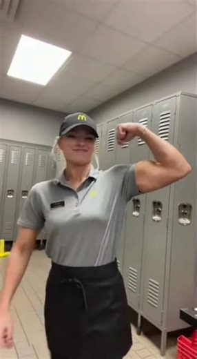 Average McDonald girl with a sleeper build reveals her huge bicep | Muscle Muse