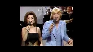 QUE SERA SERA Lyrics - RAES | eLyrics.net