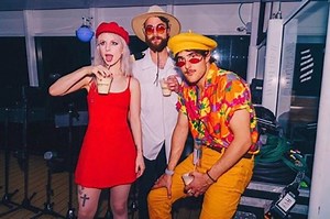 Lirik Lagu 'Still Into You' – Paramore, Lengkap dengan Terjemahannya - Sonora.id