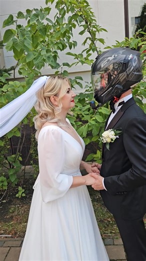 Atunci cand ajungi pe motor la nunta | Andrew Box Events