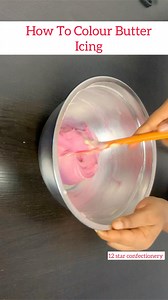 How To Colour Butter Icing. Tips and Hacks. #buttercream # howtocolourbuttercream | 12StarConfectionery