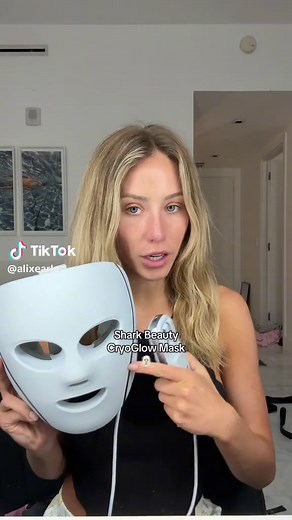 Shark Beauty Cryoglow LED Face Mask Review