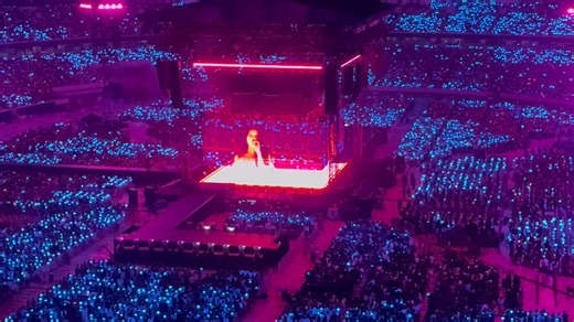 The zoom out is crazy WOW!!!!