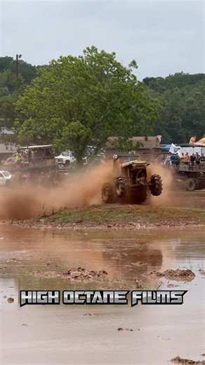 Wildman Travis Ross trucks gone wild countdown to chaos run #tgw #megatruck #mudbog #offroad #mud