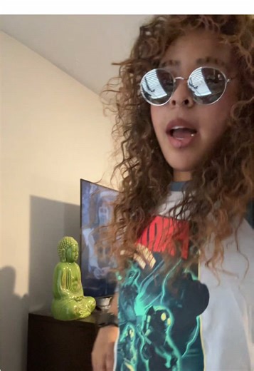 ierogue 🔻 (@ierogue)’s videos with Hello Operator - The White Stripes