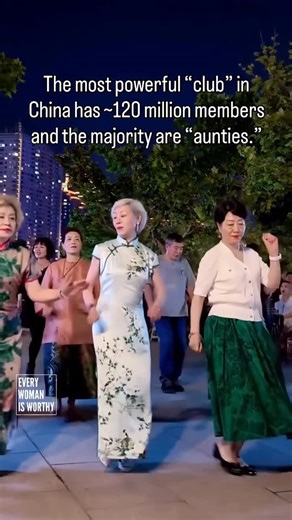 Every Woman is Worthy® on Instagram: "🇨🇳 China’s 广场舞 (guǎngchǎng wǔ), or “square dancing,” is an evening tradition where neighbors gather in parks and plazas to dance fitness routines together. It’s especially popular with older women, often called “dà mā” (“aunties”), and has grown huge: China’s Ministry of Culture and Tourism reported over 120 million regular participants in 2023. This square dancing movement began in the late-1990s due to economic changes that triggered mass layoffs. Group 