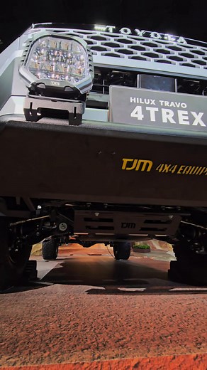 HILUX TRAVO ขับสี่ 4 TRAX แต่งแนวแคมป์ กับน้องใหม่ HILUX CHAMP ช่วงสั้นพิเศษ กับของแต่ง TJM #TJM4x4Thailand #TJM #NewHilux #Camping #Offroad #Toyota #HiluxTravo | รถซิ่งไทยแลนด์