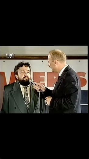 Erau ani în care umorul nu doar că făcea lumea să râdă, dar o și învăța să gândească. DIVERTIS nu era doar un grup de comedie, era o lecție de inteligență, ironie și libertate. Într-o vreme în care România abia învăța să respire altfel, ei ne-au învățat să râdem cu mintea, nu doar cu gura.Și da… fiecare dintre ei avea ceva unic, dar parcă Gyuri rămâne inegalabil. Umorul lui nu a murit, trăiește în fiecare replică pe care o șoptim și azi. Gândim, Râdem, Trăim — Dan Andrei. Postare preluată de pe 