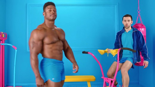 【美国创作流行歌手】MAX新单 - 清单Checklist (feat. Chromeo) (Official Video)