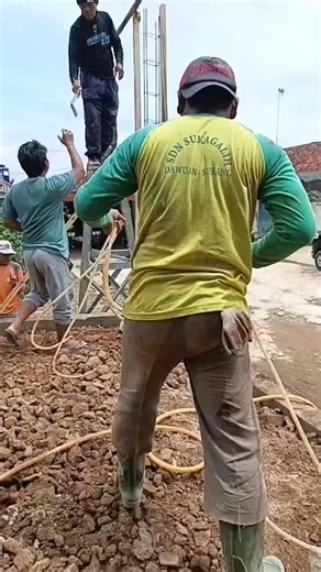 Sugih Harto on Instagram: "😃🪮List Donatur sementara untuk pembangunan masjid Al huriyyah 1. Ustadz Toto 20 sak 1 JT ✅ 2. Ustadz jauharudin + nyai ujo 10 sak ✅ 3. Gr Sunarya + Keluarga 5 sak ✅ 4. Ibu siti masitoh 5 Sak ✅ 5. H. Aneng 5 sak ✅ 6. Nyai Muin 5 sak ✅ 7. Nyai Kusnadi 5 sak✅ 8. Hj. Engkun 5 sak ✅ 9. Teh Tia ma uji 5 sak ✅ 10. Bp. Enjun 5 sak ✅ 11. Teh Tita Nerat 5 sak✅ 12. Keluarga kencun 5 sak✅ 13. Kang Emis + Keluarga 10 sak✅ 14. Dr. Rent + Keluarga 10 sak ( msuk rek.kiyai) ✅ 15. Teh