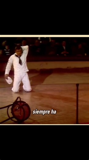 16K views · 416 reactions | Los acróbatas vintage  #circus #vintage #clown #teatrofísico | Historia Circo | Facebook