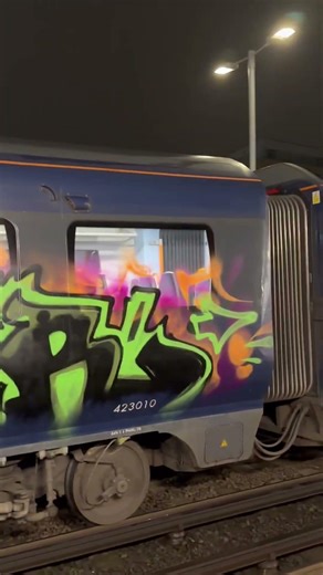 Graffitied class 707 #train #class707