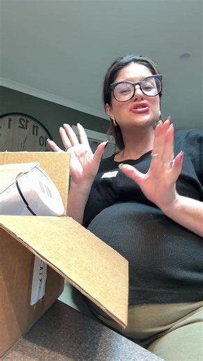 Unboxing a Sweet Gift Box from Neuwborne
