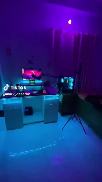 Mark Deserve on TikTok