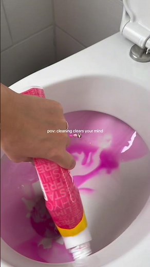 pov: cleaning clears your mind 🧠💆🏻‍♀️🩷 #cleantok #cleaning #cleanwithme #homecleaning #clean