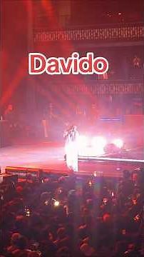 Nigerian singer Davido performing Fall