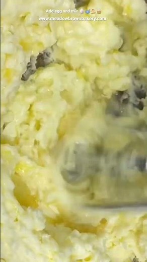 How to beat eggs into butter and sugar : How long to beat eggs into creamed butter and sugar