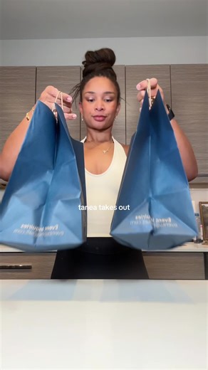 trivoli tavern in west loop Chicago #chicagofood #mukbangs #chicagotiktok #grwmfordinner #taneatakesout @DoorDash Chicago restaurants to try, best food in Chicago, mukbang take out, mukbang asmr