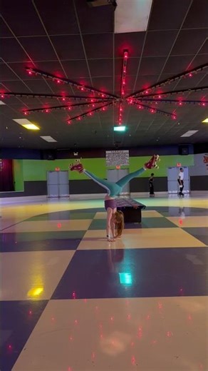 My friends are awesome! Another goal to work towards! @ghskatesofficial @RiedellRoller @moxiskates