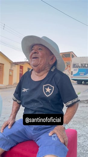 Santino Feliciano on Instagram: "Com vocês o rei do gado🤣🤣 #santino #reidogado #humor #virals"