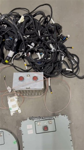 Why do CRPA antennas have two outputs?